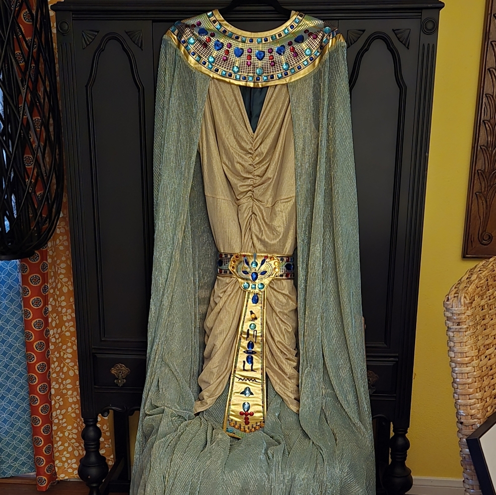 Elegant Gold Ruched Cleopatra Costume